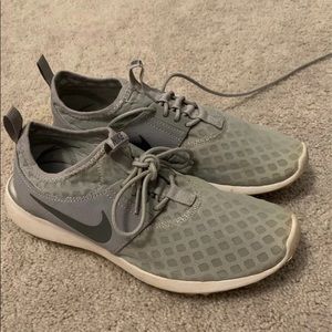 nike women’s running shoes